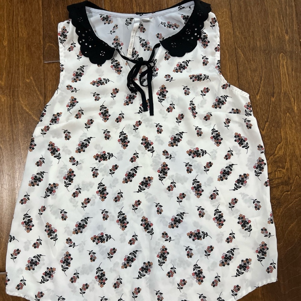 LC Lauren Conrad Floral Blouse with Black Collar